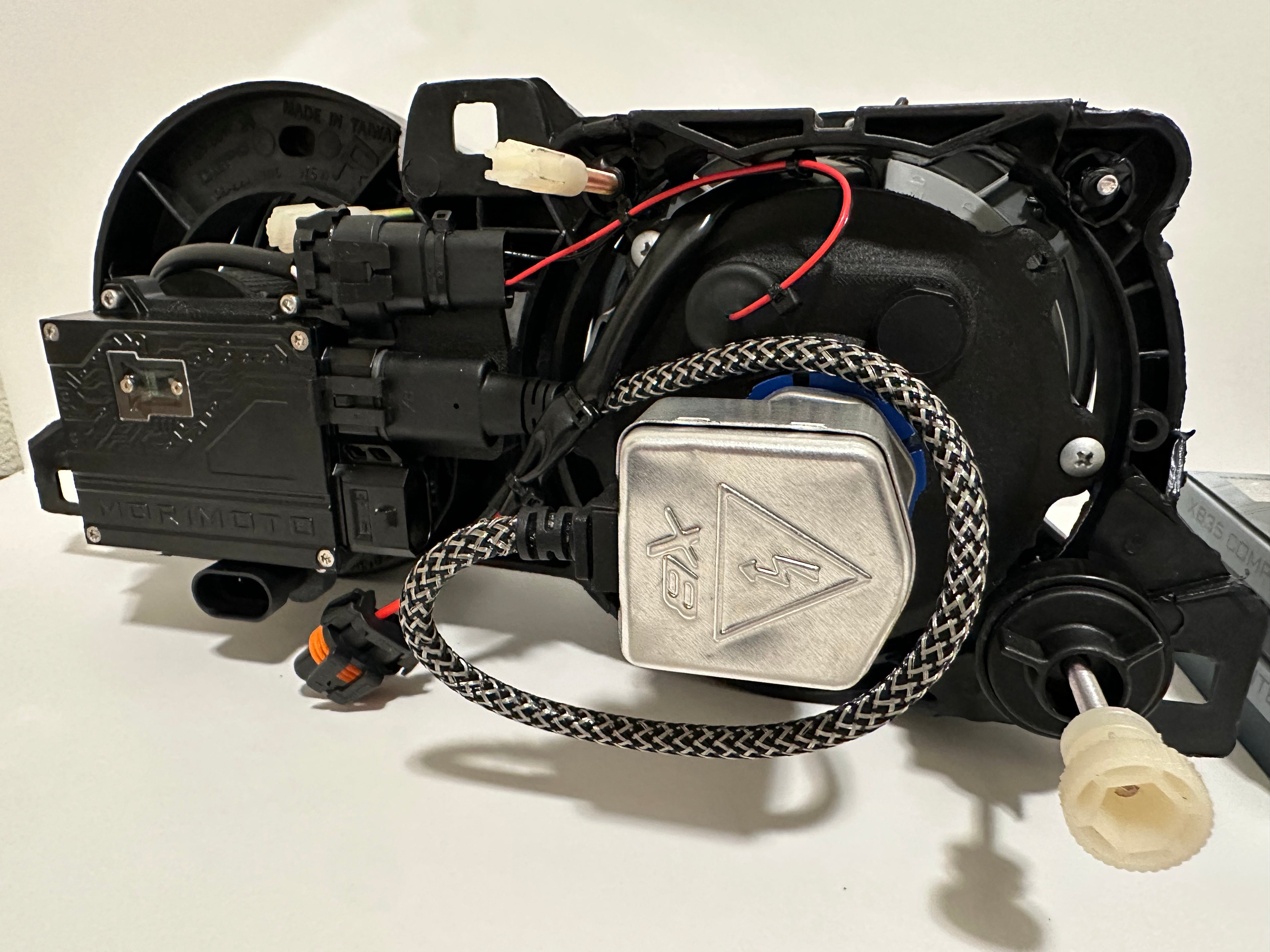 E30 DEPO D2S Bi-Xenon HID Morimoto Kit